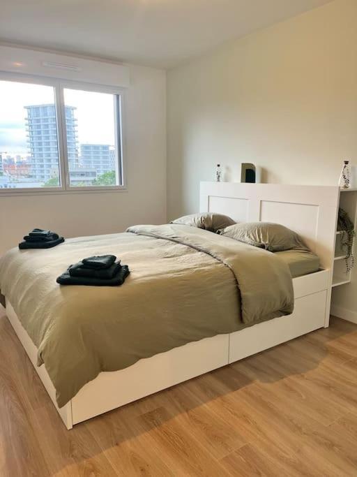 Superbe Appartement Neuf Dans Residence Familiale Aux Portes De Paris Avec Parking Ивры-Сур-Сеине Экстерьер фото
